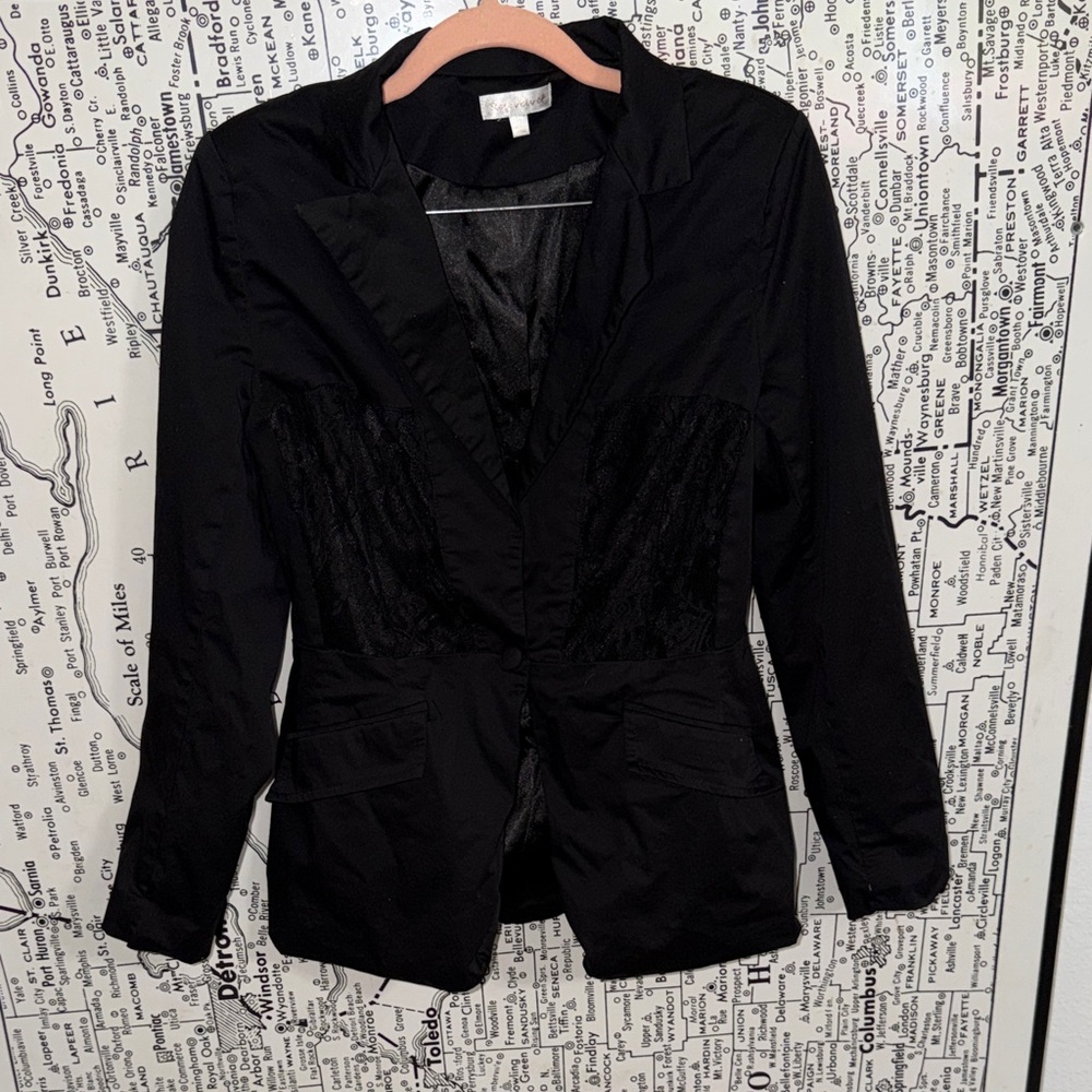 NWOT Chic Black Women's Blazer with Lace Accents - Picture 4 of 5